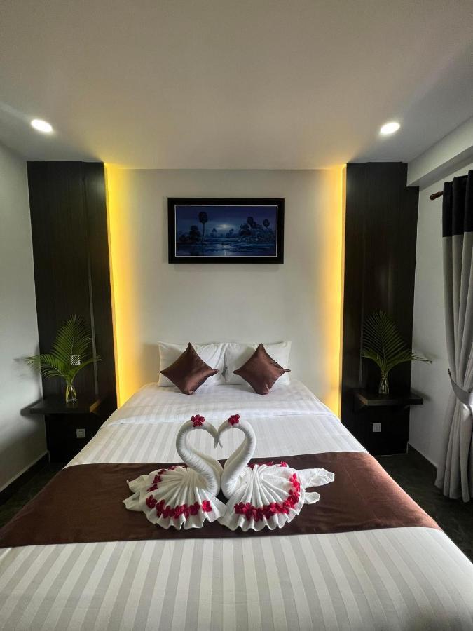 Отель The Moon Kampot Boutique Экстерьер фото