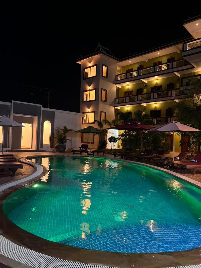 Отель The Moon Kampot Boutique Экстерьер фото
