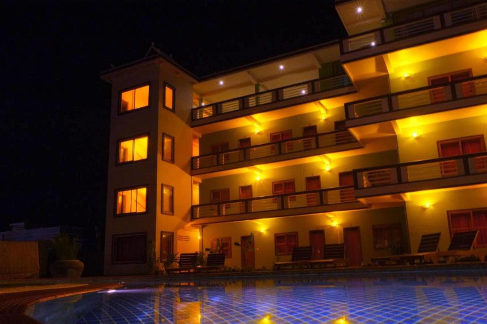 Отель The Moon Kampot Boutique Экстерьер фото